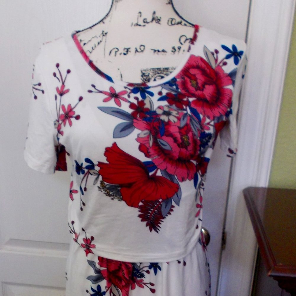 Quinee Maternity Nursing Dress Size M